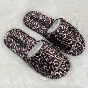 NIB Veronica Beard Gillian Slides